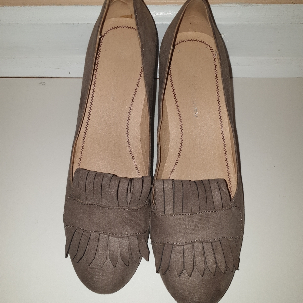 CL Laundry Women's Pumps